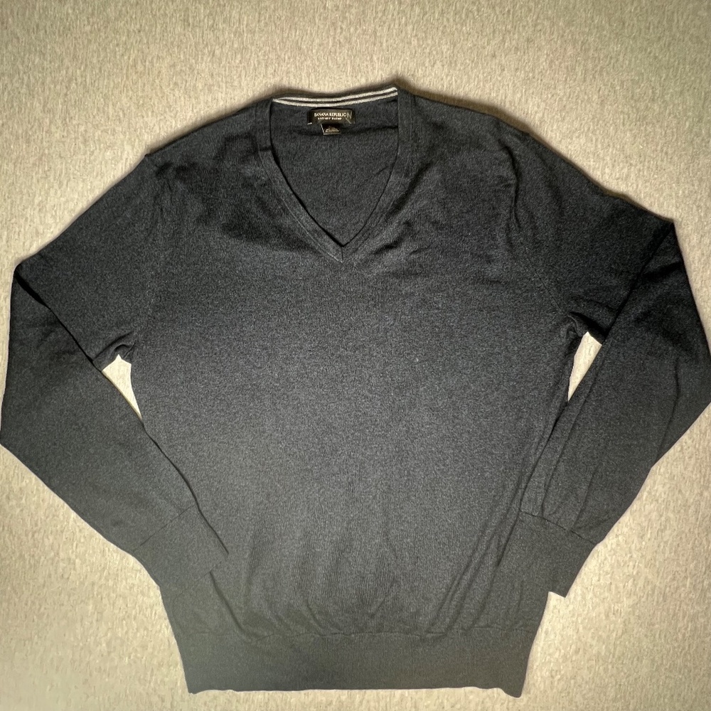 Banana Republic Luxury Blend Sweater Navy Silk Cotton Cashmere VNeck Mens Size L